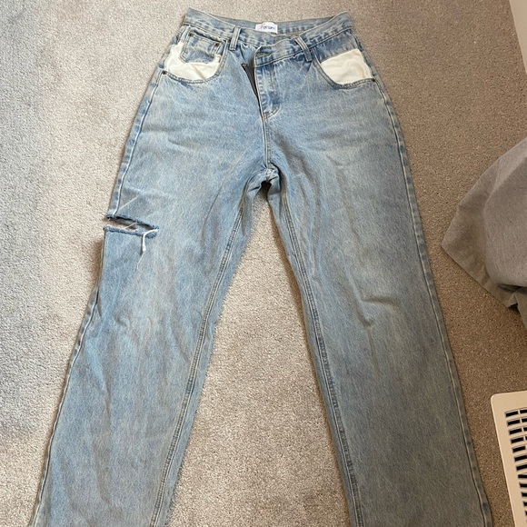 Reigning queen cross over jeans with side slit. Size S (4-6) - Picture 3 of 5